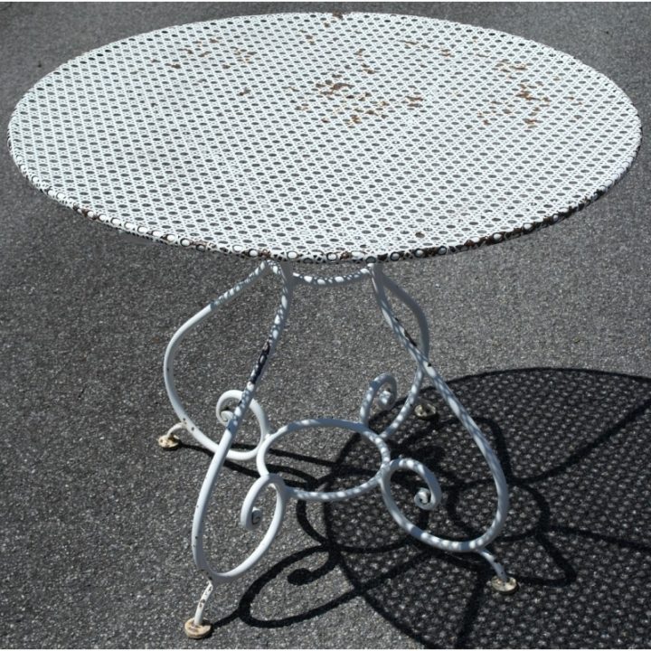 Table De Jardin Ronde En Fer Forgé Sur Moinat Sa concernant Decoration De Jardin En Fer Forgé