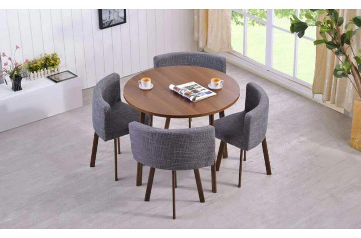 Table Ronde Marron Et Chaises En Tissu Gris Roissy Plus D'infos concernant Soldes Chaises Salle A Manger