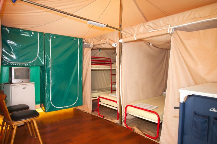 Tente Trigano – 2 Chambres serapportantà Tente 6 Places 3 Chambres