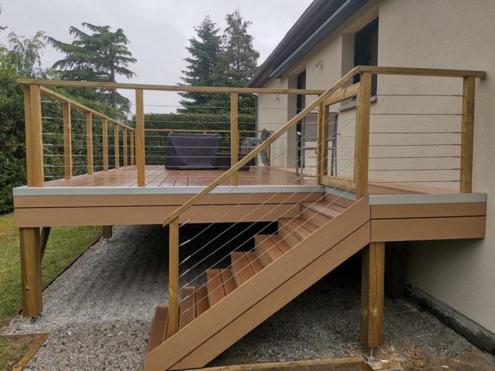 Terrasse En Bois Composite Suspendue – Silvadec destiné Terrasse En Bois À Dérouler Castorama