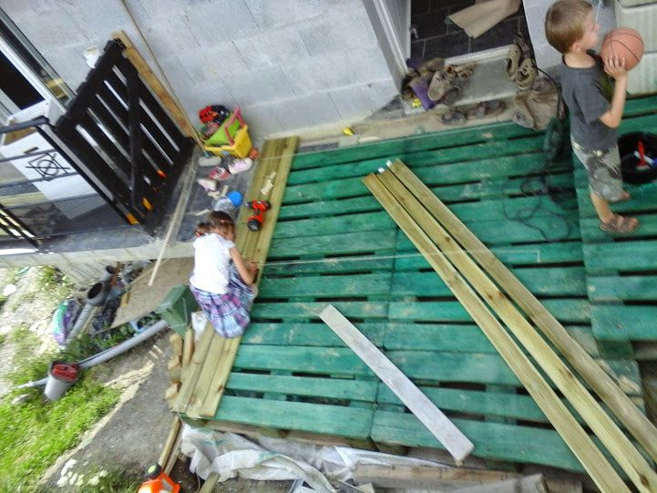 Terrasse En Palette De L'Entrée – Paletage Des Palettes tout Bicarbonil