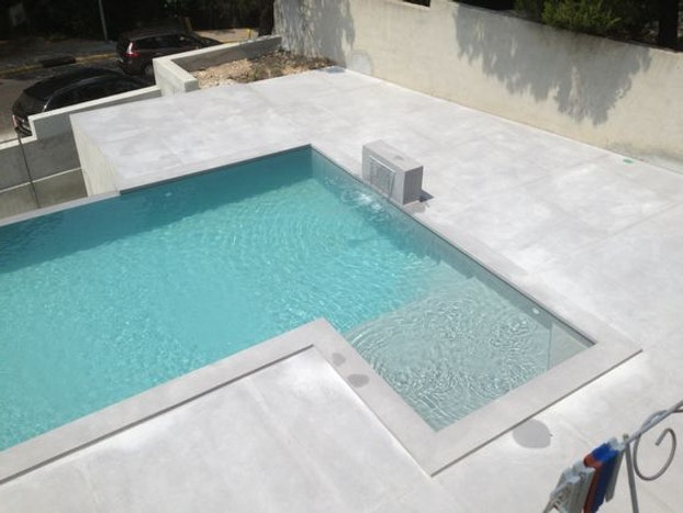 Terrasse Piscine Beton Imitation Bois – Veranda-Styledevie.fr avec Carrelage Piscine Pas Cher Terrasse Piscine Beton Imitation Bois – Veranda-Styledevie.fr avec Carrelage Piscine Pas Cher