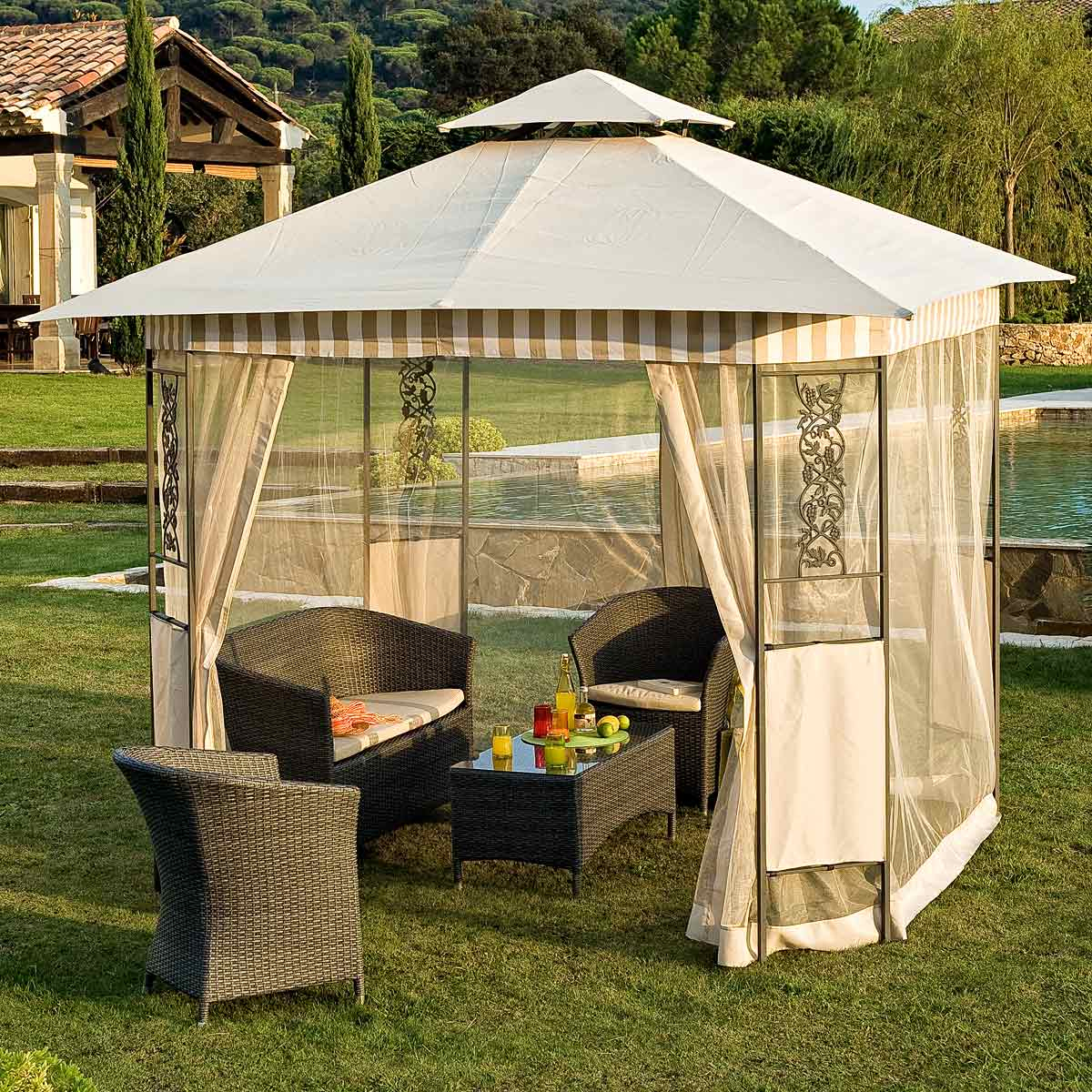 Tonnelle De Jardin 2.5 X 3 serapportantà Abri De Jardin Bricomarché