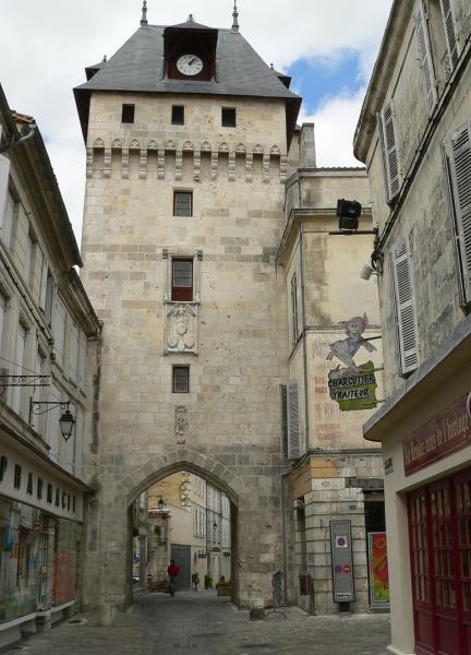 Tour De L'Horloge – Monument À Saint-Jean-D'Angély encequiconcerne Chambres D Hotes Saint Jean D Angely