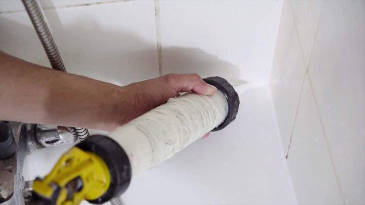 Tuto Brico – Épisode #1 : Comment Changer Son Joint De Salle De Bain ? avec Changer Joint Salle De Bain Tuto Brico – Épisode #1 : Comment Changer Son Joint De Salle De Bain ? avec Changer Joint Salle De Bain