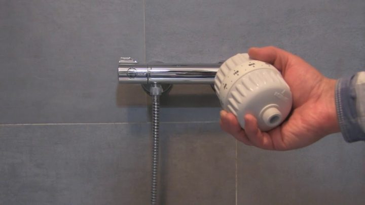 "tuto" Installation Du Filtre Douche Anti Calcaire / Chlore Sdb Leau-Lavie concernant Filtre Douche Sprite