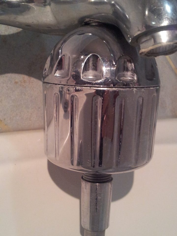 Un Filtre Douche Anti-Calcaire Pour Retrouver Une Peau Douce serapportantà Filtre Anti Calcaire Robinet