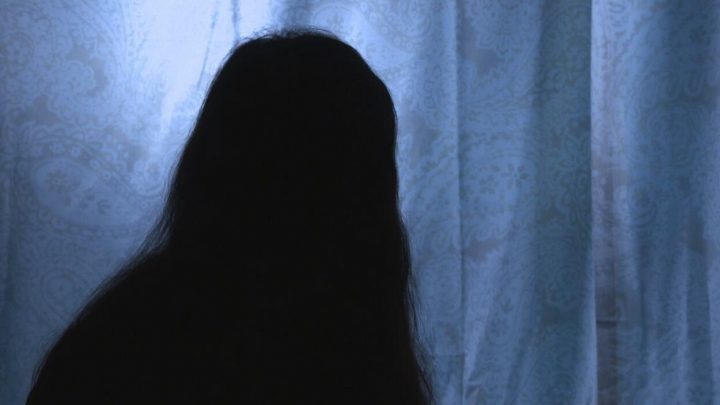 Un Homme Accusé D'avoir Installé Des Caméras Cachées Chez destiné Camera Cachee Chambre