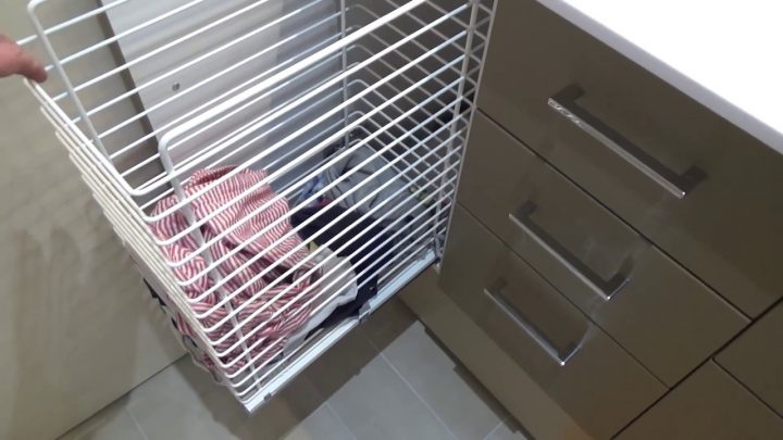 Un Meuble De Salle De Bains Avec Un Panier À Linge Intégré – Atlantic Bain serapportantà Meuble Salle De Bain Avec Panier À Linge Intégré