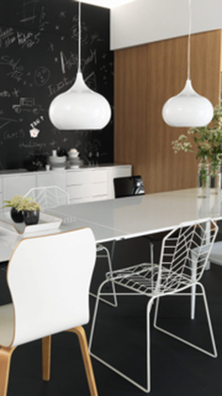 Une Belle Salle À Manger Pour Se Restaurer destiné Chaises Salle À Manger Fly