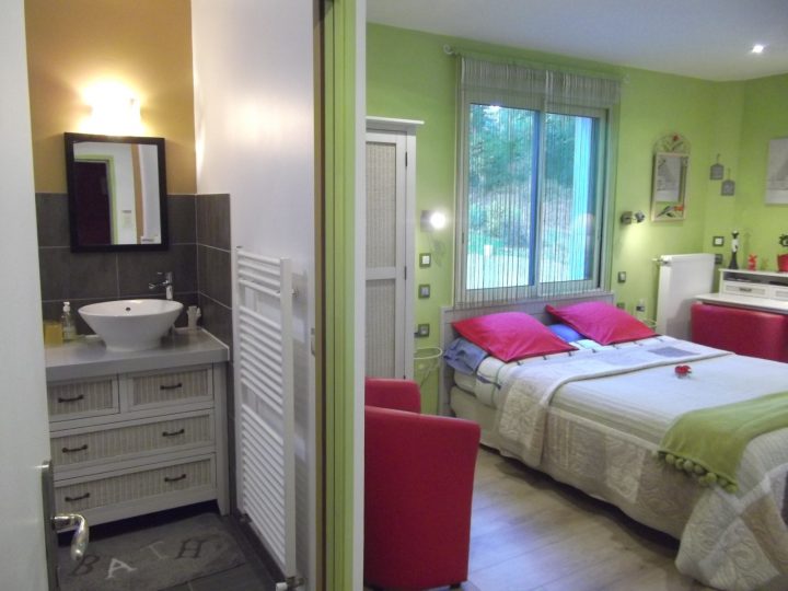 Une Chambre D'hôtes Pour Personne À Mobilité Réduite À Guenrouët intérieur Chambre D Hote Amsterdam