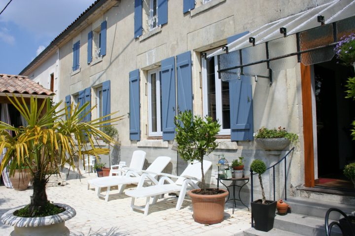 Une Pause En Charente, Chambres D'Hôtes À Barbezieux-Saint encequiconcerne Chambre D Hote Cavalaire