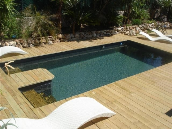 Une Piscine Dans Un Jardin En Pente ? C’est Possible tout Amenagement Piscine En Pente