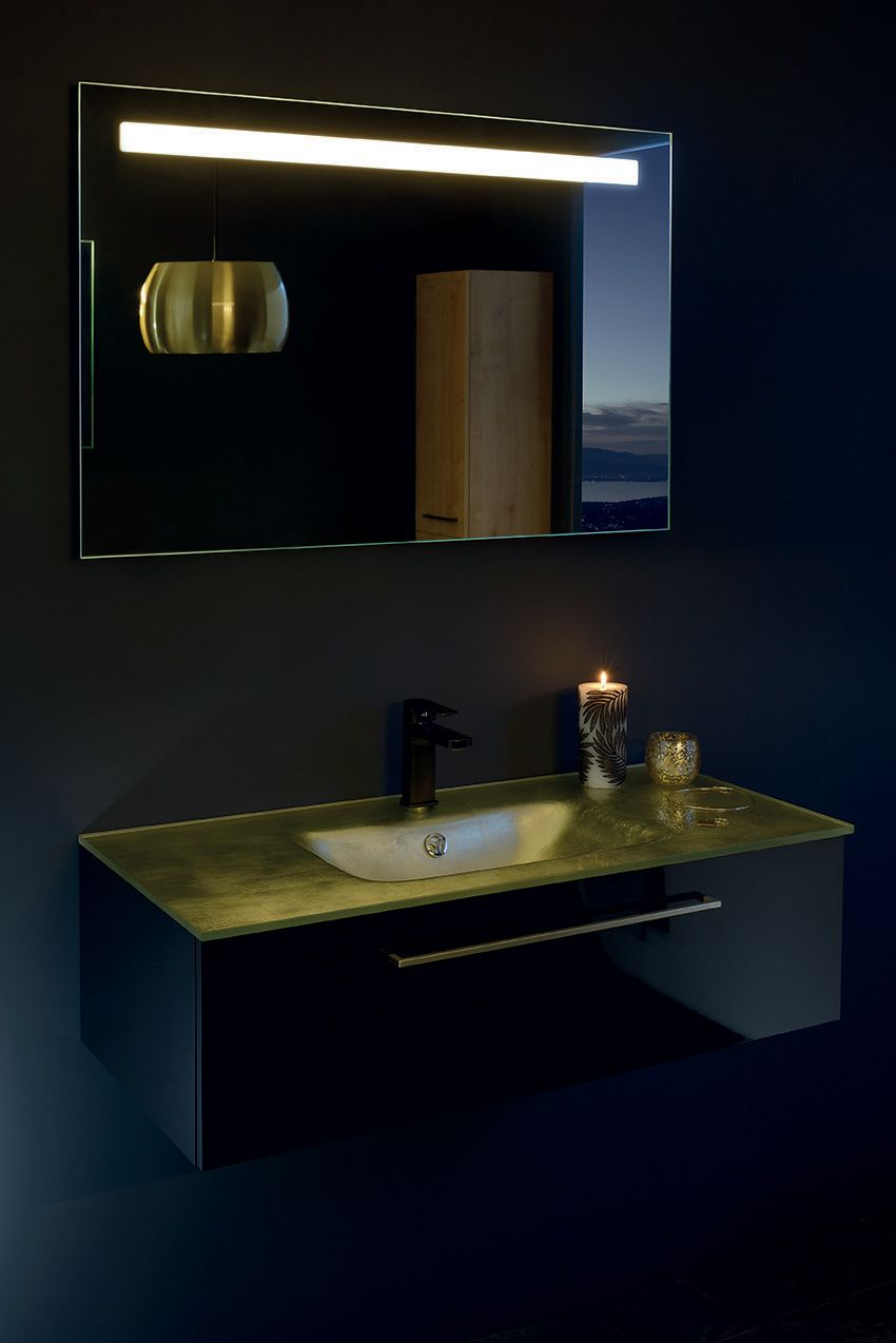 Une Salle De Bain Ambiance Hôtel De Luxe Le Meuble Noir serapportantà Meuble Salle De Bain Noir Laqué