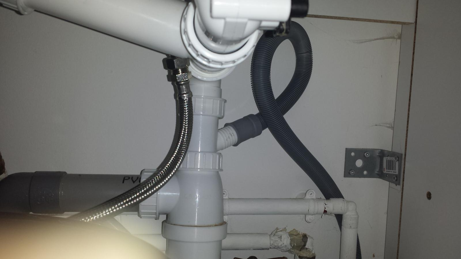 Une Seule Sortie D'eau Pour Lave Linge + Lave Vaisselle tout Brancher Lave Vaisselle Sur Robinet Evier