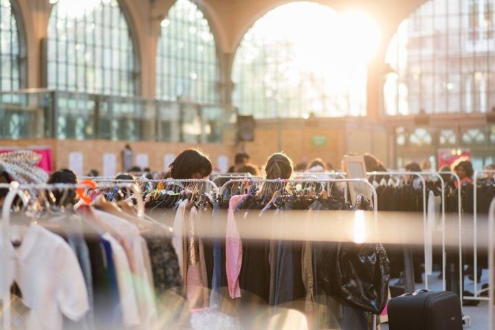 Vide Dressing Géant Violette Sauvage De L'Automne, Paris dedans Vendre Ses Meubles Usagés Vide Dressing Géant Violette Sauvage De L'Automne, Paris dedans Vendre Ses Meubles Usagés