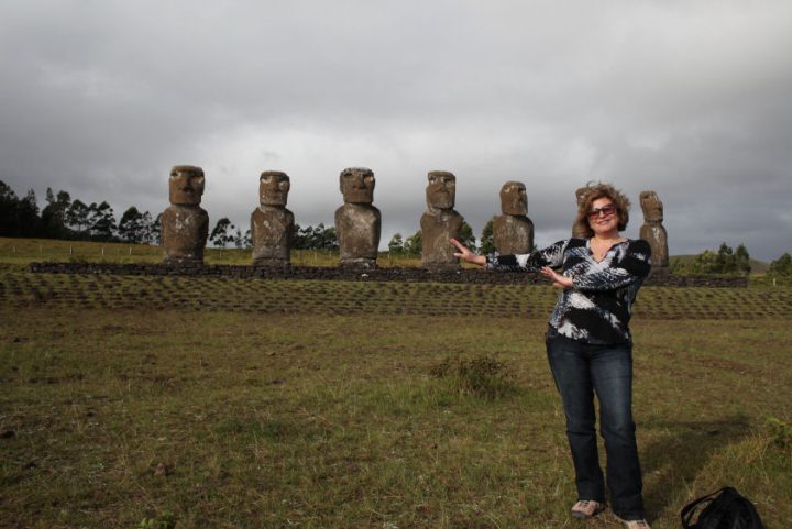 Visite De L'Ile De Pâques Et Éclipse De Soleil Du 11 avec Statue Moaï 1M Visite De L'Ile De Pâques Et Éclipse De Soleil Du 11 avec Statue Moaï 1M
