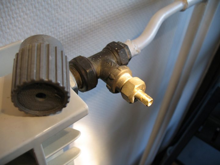 Volant, Tête Ou Poignée De Robinet Radiateur concernant Tete De Robinet Radiateur