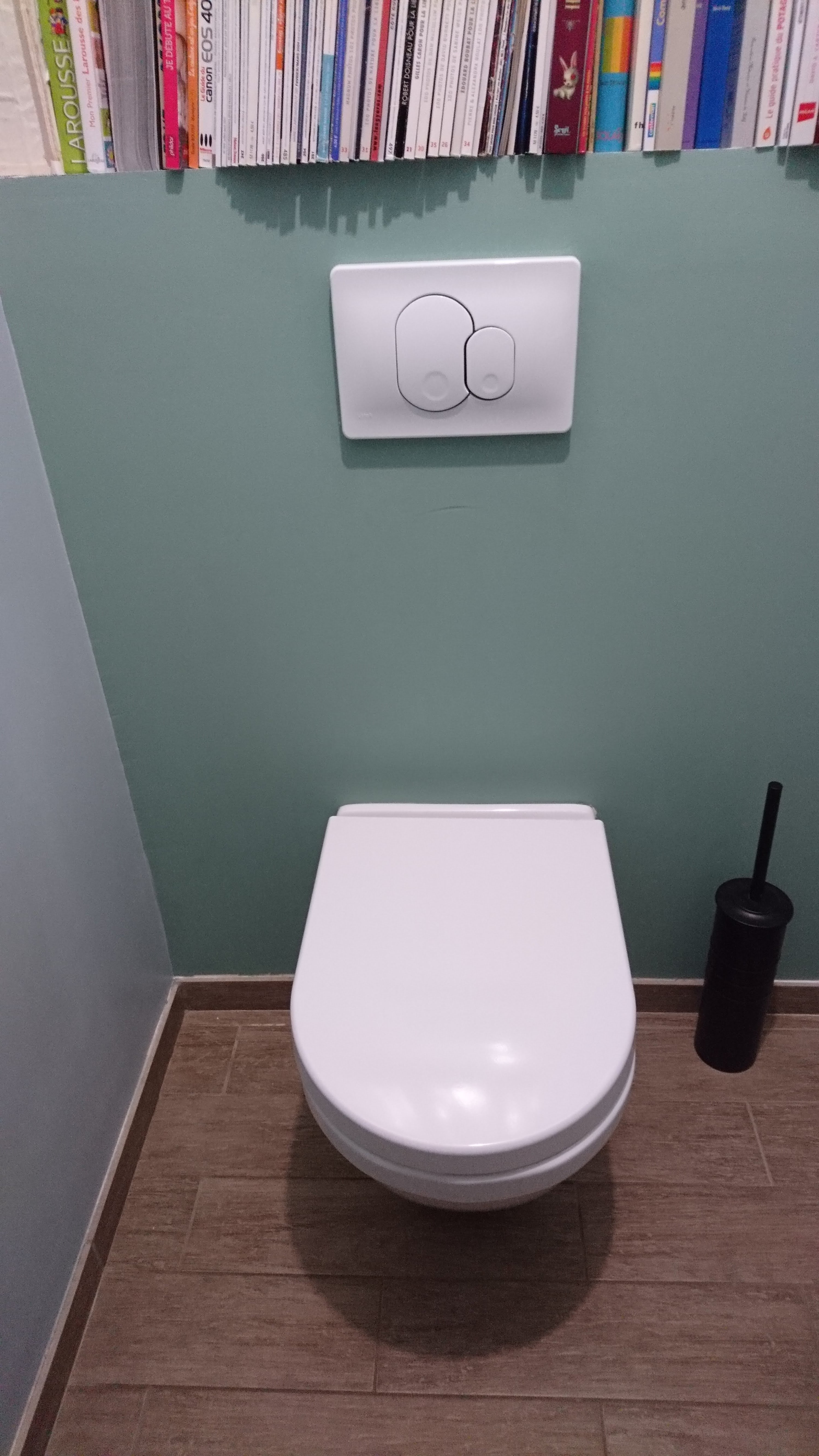 Wc Suspendus - Chasse D'eau Qui Coule - Construction De dedans Robinet Qui Coule Apres Fermeture