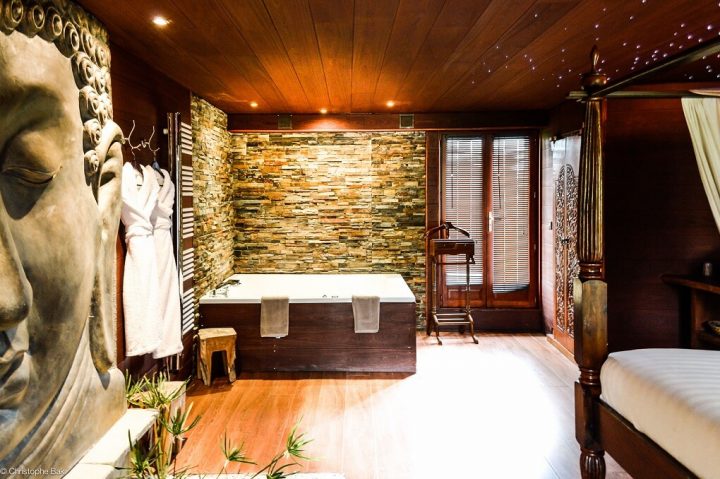 Week-End Romantique : 12 Chambres Avec Jacuzzi Privé serapportantà Chambre D Hotel Avec Jacuzzi Privé