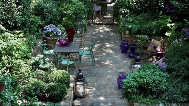 Aménagement Petit Jardin De Ville : 11 Idées Via Pinterest – Côté Maison destiné Un Jardin En Ville