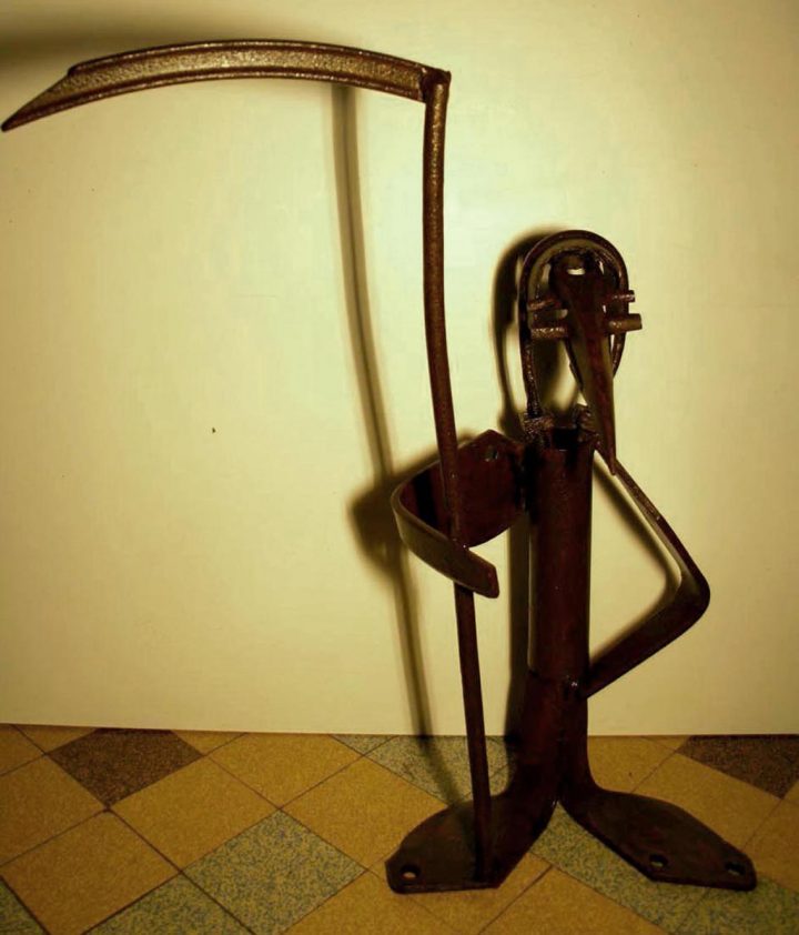 An Ankoù – Une Sculture Métallique Par Tof Basecq intérieur Tof Meuble