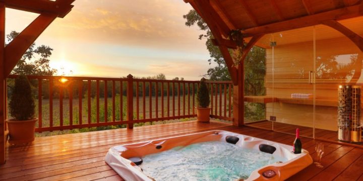 Cabane De Luxe Avec Sauna Et Jacuzzi – Cabane Dans Les intérieur Camping Avec Jacuzzi Privatif Languedoc Roussillon