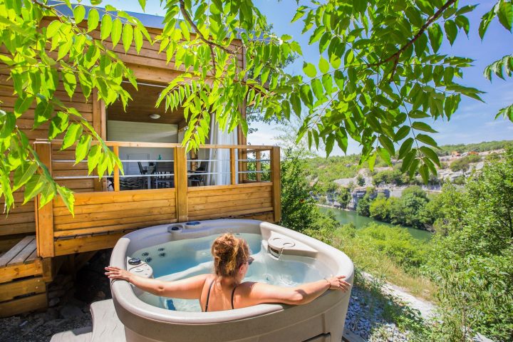 Camping Avec Jacuzzi Privatif Rhone Alpes | Greenacres Stud à Jacuzzi Privatif Rhone Alpes