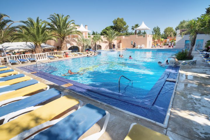 Camping Piscine Pyrénées Orientales – Camping Languedoc tout Camping Avec Jacuzzi Privatif Languedoc Roussillon