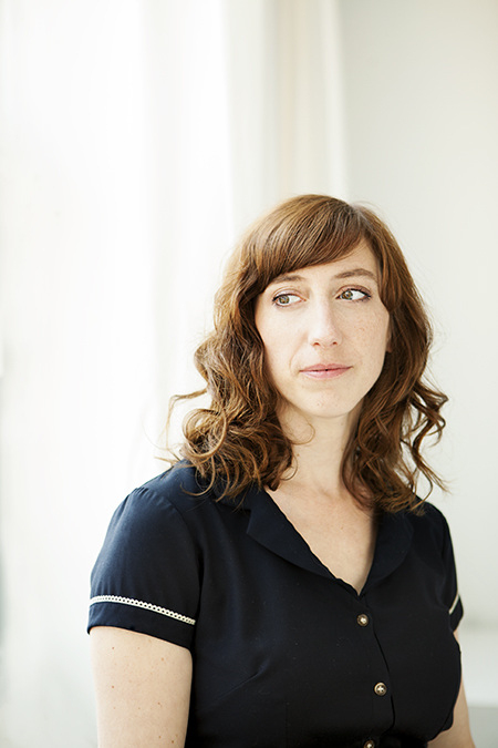Casting – Portraits – Julie Artacho encequiconcerne Leila Louchem