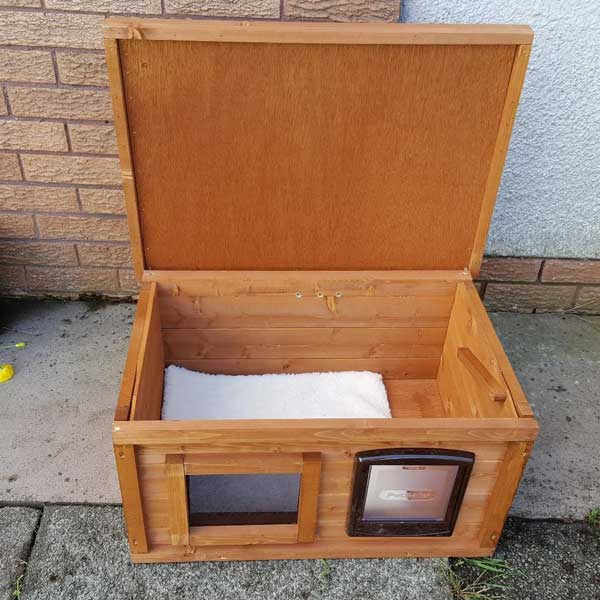 Cette Maison Pour Chat D'Extérieur Chauffe Et Protège Minou serapportantà Niche Chat Extérieur Cette Maison Pour Chat D'Extérieur Chauffe Et Protège Minou serapportantà Niche Chat Extérieur