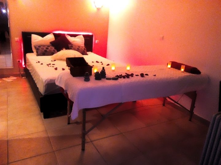 Chambre Avec Jacuzzi Privatif Aubagne | Greenacres Stud serapportantà Chambre Jacuzzi Privatif Paca Chambre Avec Jacuzzi Privatif Aubagne | Greenacres Stud serapportantà Chambre Jacuzzi Privatif Paca