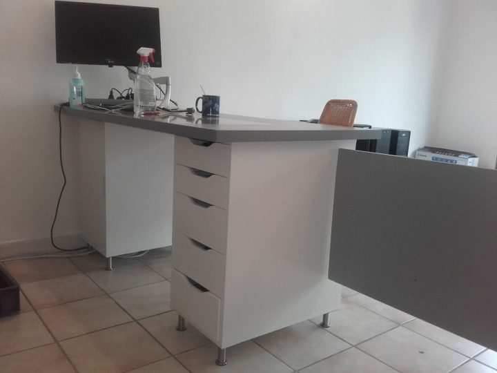 Comptoir D’accueil Et Bureau Pas Cher Pour Un Petit dedans Magasin De Meubles Pas Cher Comptoir D’accueil Et Bureau Pas Cher Pour Un Petit dedans Magasin De Meubles Pas Cher