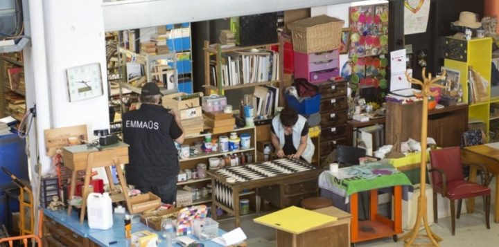 Déco : Le Triomphe Des Meubles D'Occasion – 29 Juillet serapportantà Emmaus Paris Meubles Déco : Le Triomphe Des Meubles D'Occasion – 29 Juillet serapportantà Emmaus Paris Meubles