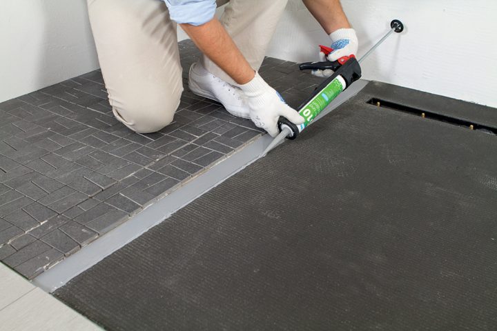 Douche À L'Italienne : Encastrer Le Receveur | Diy Family intérieur Kit D'Etancheite Pour Douche A L'Italienne Mapei Douche À L'Italienne : Encastrer Le Receveur | Diy Family intérieur Kit D'Etancheite Pour Douche A L'Italienne Mapei