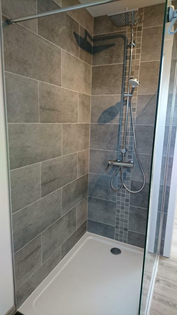 Douche À L'Italienne : Les 10 Questions À Se Poser Avant L concernant Construction Douche À L'Italienne Douche À L'Italienne : Les 10 Questions À Se Poser Avant L concernant Construction Douche À L'Italienne