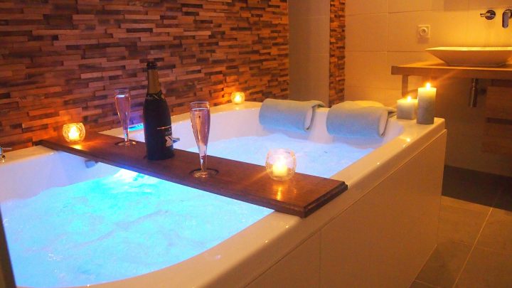 Emejing Hotel Jacuzzi Privatif Lorraine Gallery Design pour Week-End En Amoureux Avec Jacuzzi Privatif Occitanie