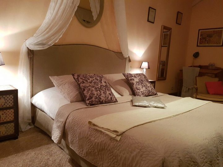 Épinglé Par Le Cdv Loheac Sur Le Cdv – Bar À Ambiance à Chambre Hote Coquine Épinglé Par Le Cdv Loheac Sur Le Cdv – Bar À Ambiance à Chambre Hote Coquine