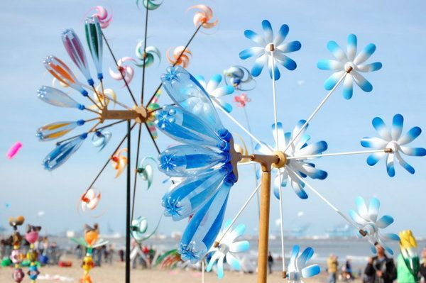 Et Avec Les Bouteilles Plastiques | Bouteille Plastique destiné Fabriquer Moulin A Vent De Jardin