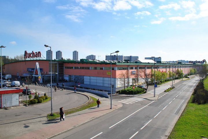 File:katowice Auchan – Wikimedia Commons avec Auchan Wikipedia