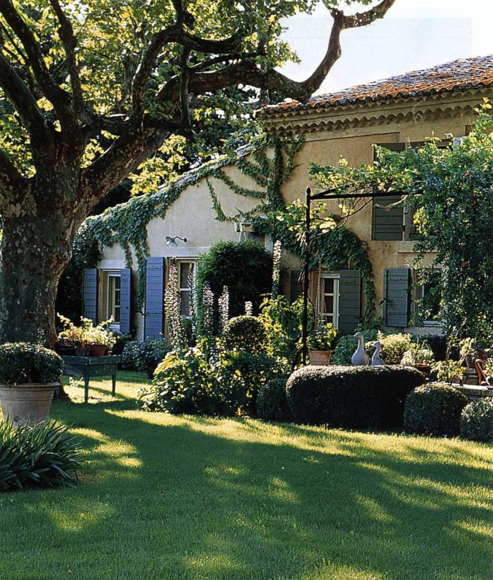 Her Garden In Provence (Avec Images) | Jardin Maison avec Jardin De Provence