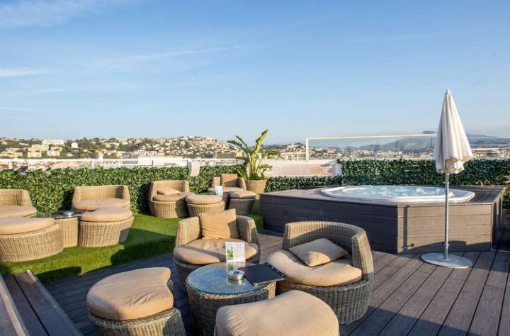 Hotel Avec Jacuzzi Privatif Region Paca | Greenacres Stud dedans Chambre Avec Jacuzzi Privatif Lyon Hotel Avec Jacuzzi Privatif Region Paca | Greenacres Stud dedans Chambre Avec Jacuzzi Privatif Lyon