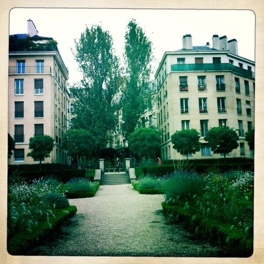 Jardin De L'Hôtel De Sens – Garden In Paris serapportantà Jardin Des Sens