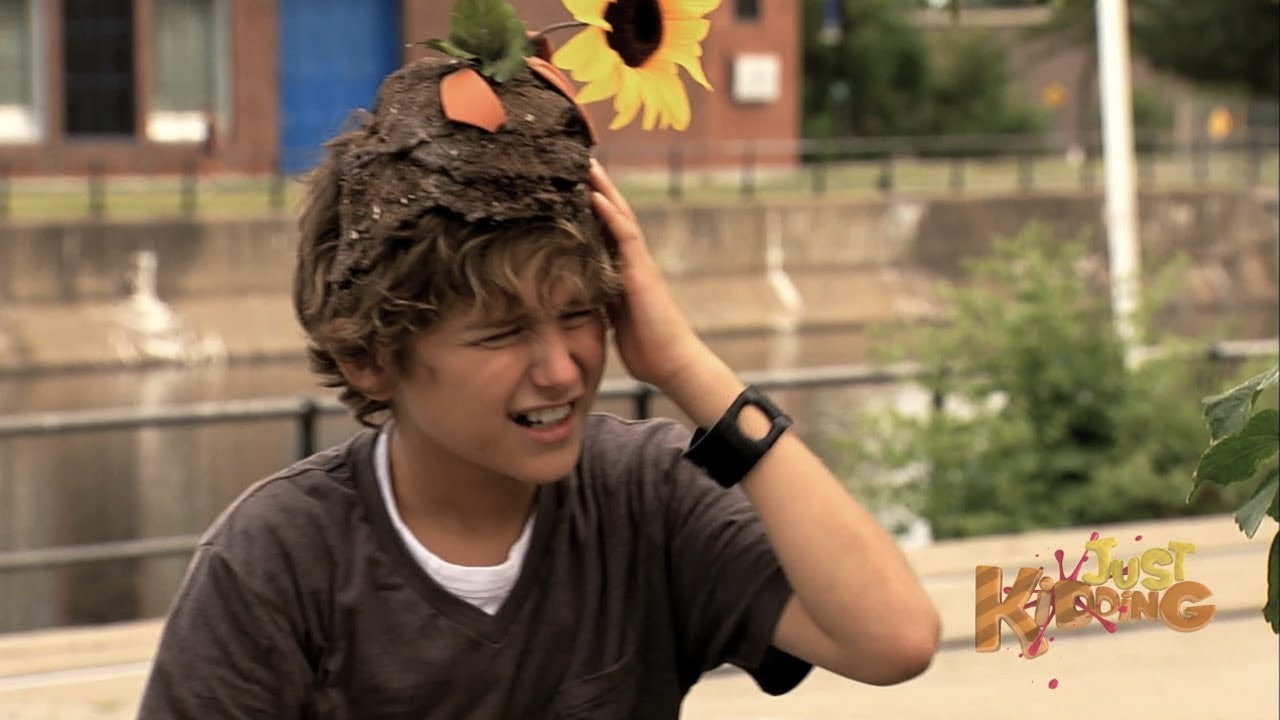 Kid Smashed On Head With Flower Pot Caught On Camera destiné Brandon St-Jacques Turpin L'Échappée Kid Smashed On Head With Flower Pot Caught On Camera destiné Brandon St-Jacques Turpin L'Échappée