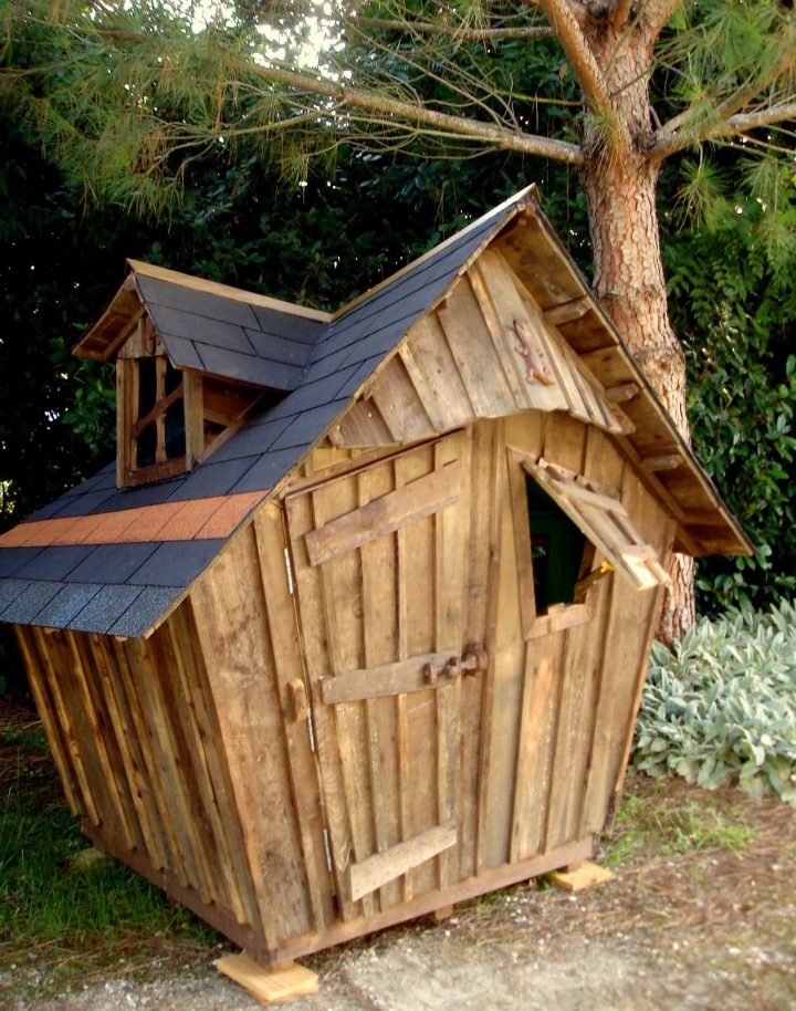 La Cabane En Bois "Lézarde", Vieille Dehors Et Jeune Dedans concernant Cabane Jardin Ossature Bois La Cabane En Bois "Lézarde", Vieille Dehors Et Jeune Dedans concernant Cabane Jardin Ossature Bois