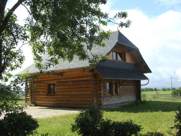 La Fuste Et Petit Chalet – Gite De Groupe Aveyron 16 Couchages dedans Gite De Groupe Aveyron