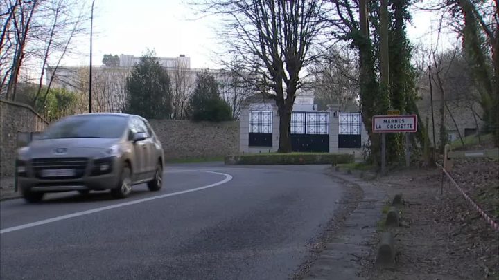 La Savannah, La Maison De Johnny Hallyday À Marnes-La pour La Coquette De La Rit