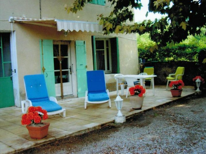 Le Mas Des Loubières – Le Saule Pleureur À Beaumes-De dedans Meuble Combe