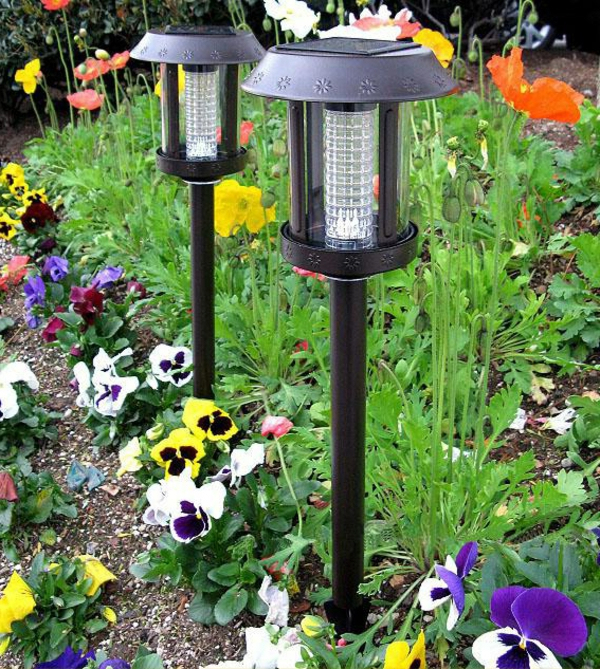 Les Lampes Solaires De Jardin – Éclairage Joli Et tout Lampes Solaires Jardin