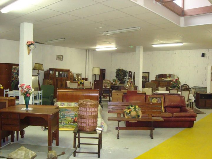 Liste Magasin Emmaus : Trouvez Le Meilleur Prix Sur Voir avec Meuble Emmaus